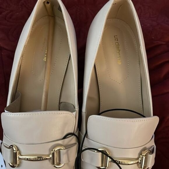 Liz Claiborne Women’s sz  11 M Cream‎ Morris Block Chunky Heel NWT w/gold tone - Picture 14 of 16